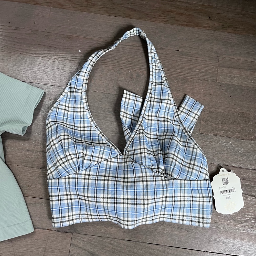 NWT CUTE CROP TEE